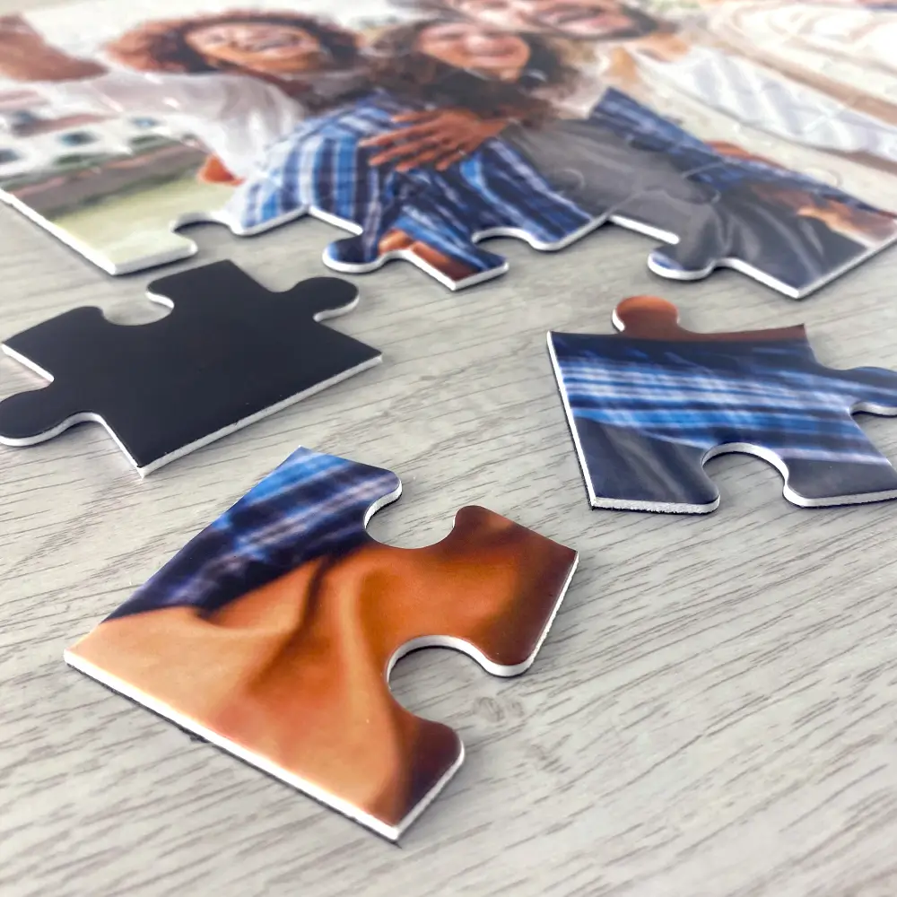 Magnetic puzzle pieces
