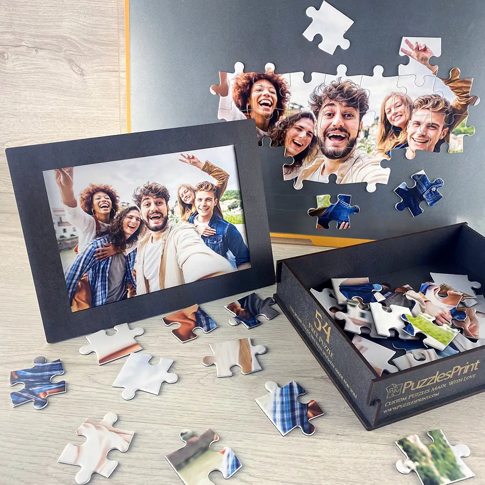 Magnetic photo jigsaw puzzle
